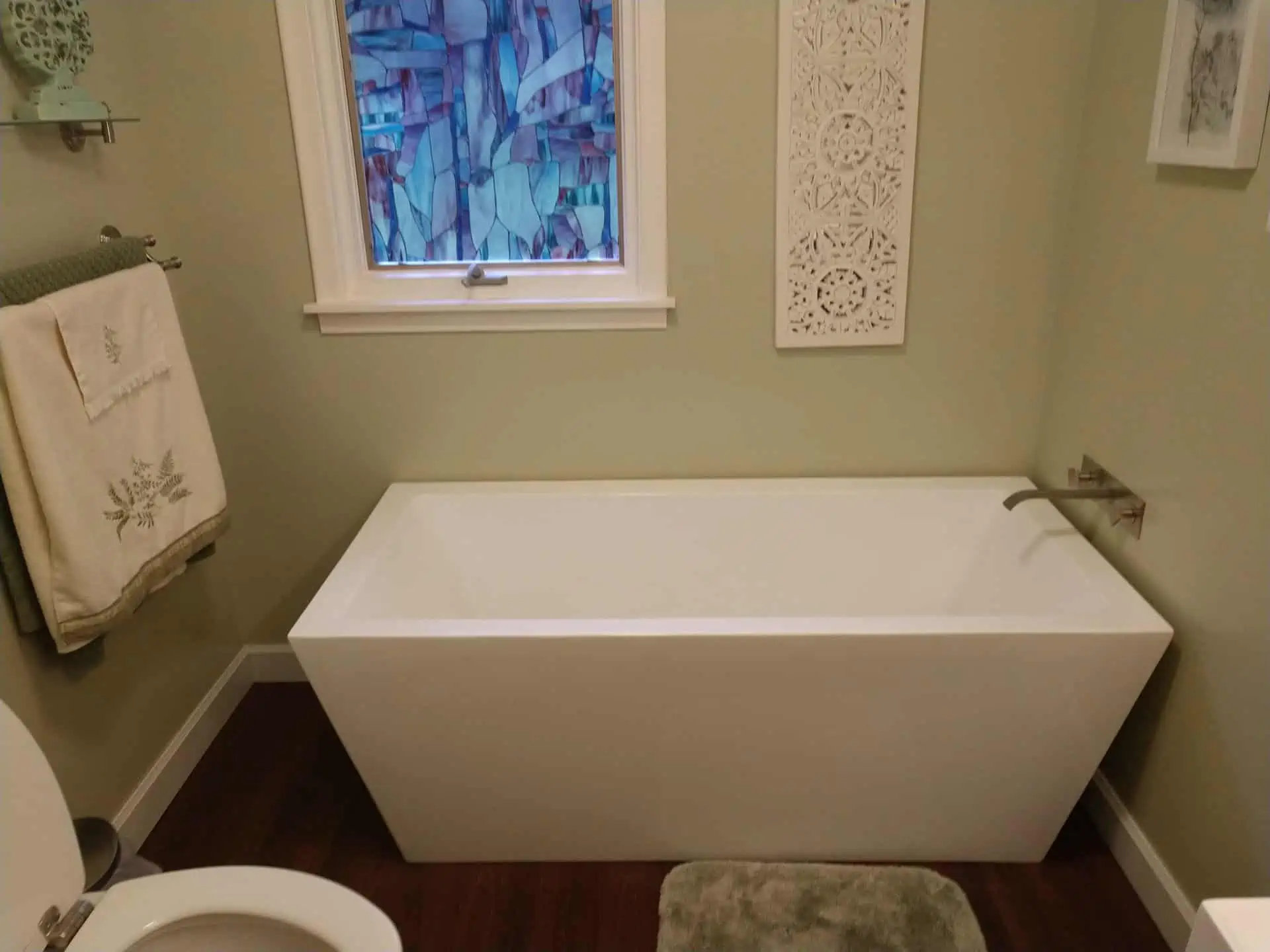 Before - Bathroom - Soaking Tub - Featured Project